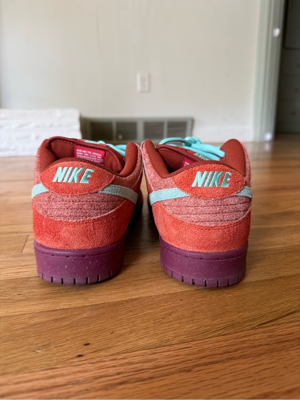 Nike SB Dunk Low - Mystic Red - Picture 4 of 7